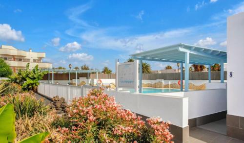 Apartamento con vistas a la piscina del hotel Mar Azul Corralejo- Adults Only