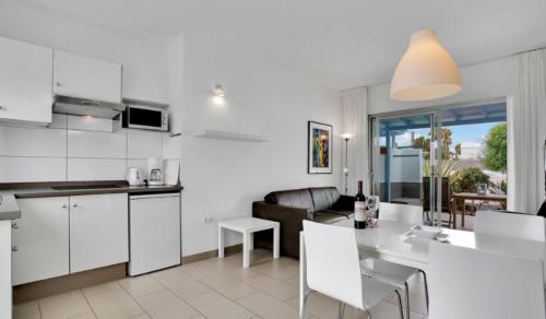 Apartamento de 1 dormitorio con vistas al jardín del hotel Mar Azul Corralejo- Adults Only. Foto 3