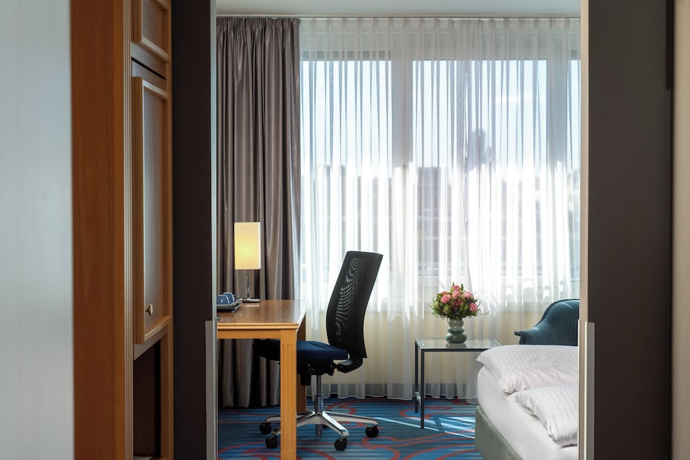 Habitación Estándar con cama doble del hotel Mercure Berlin Tempelhof. Foto 1