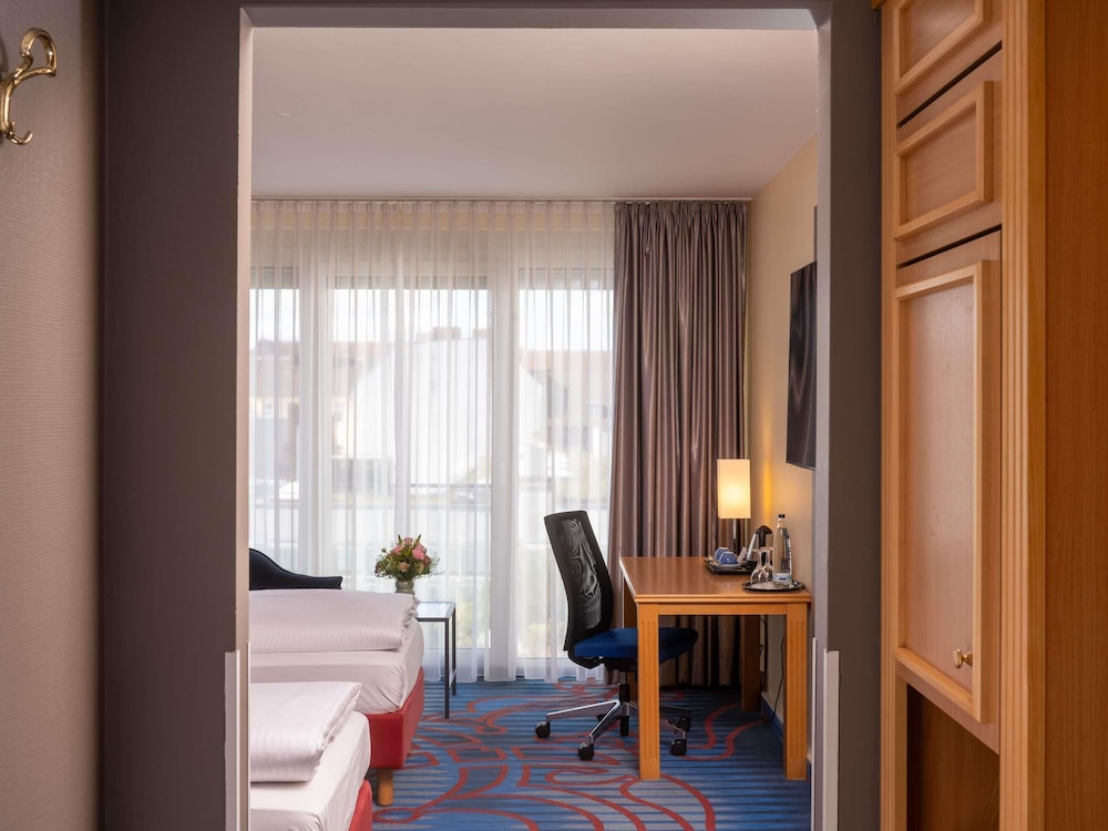 Habitación estándar con dos camas individuales del hotel Mercure Berlin Tempelhof