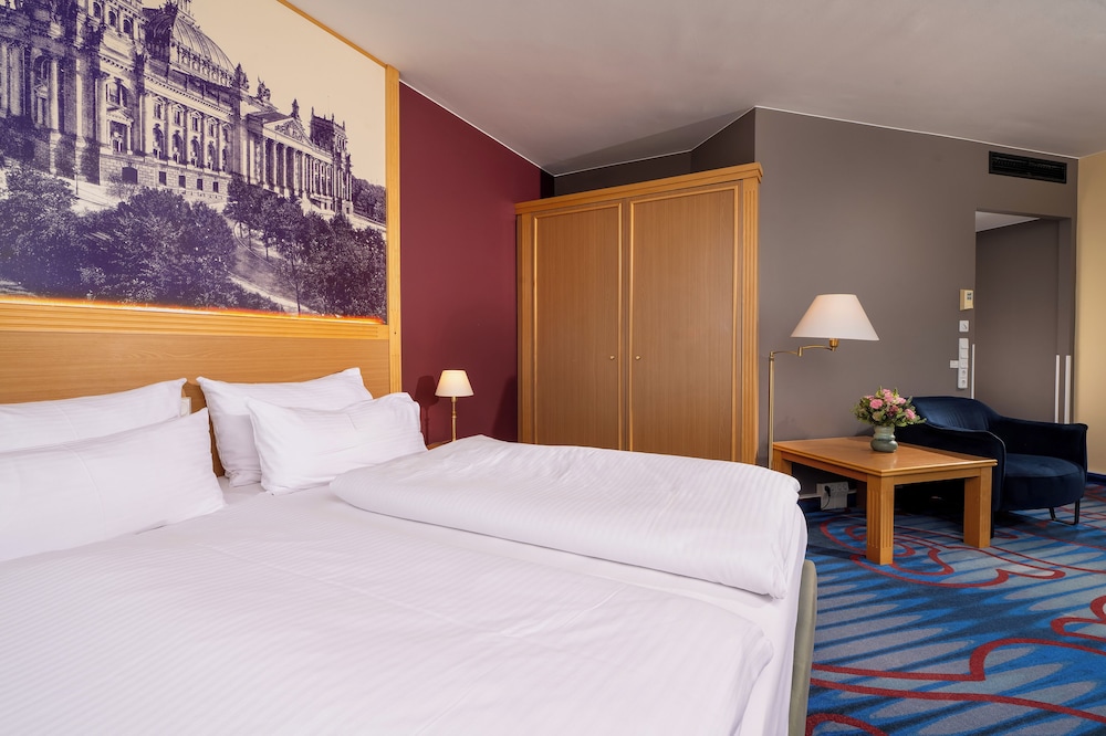 Habitación Superior con cama doble del hotel Mercure Berlin Tempelhof. Foto 3