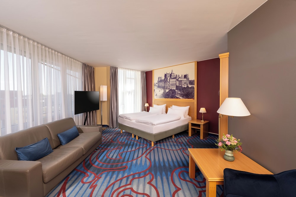 Habitación Superior con cama doble del hotel Mercure Berlin Tempelhof. Foto 4