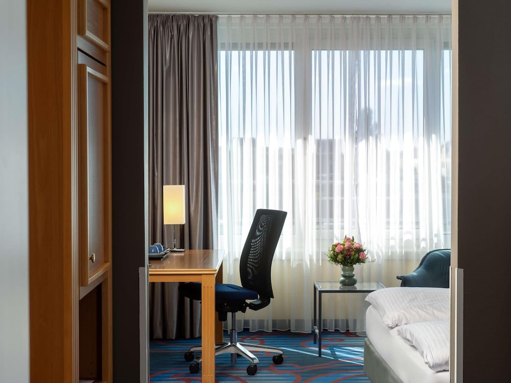 Habitación Estándar con cama doble del hotel Mercure Berlin Tempelhof. Foto 8