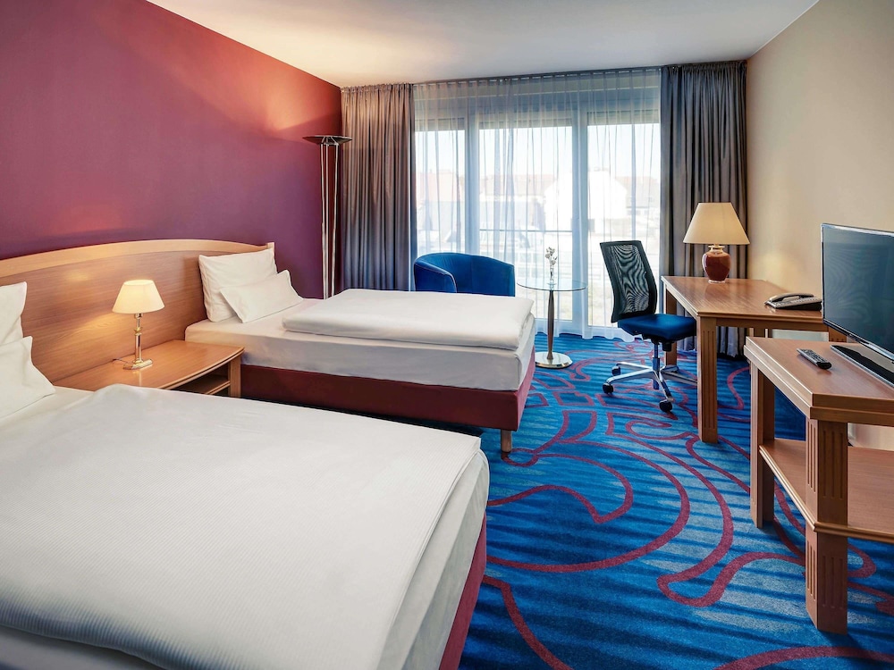 Habitación estándar con dos camas individuales del hotel Mercure Berlin Tempelhof. Foto 10