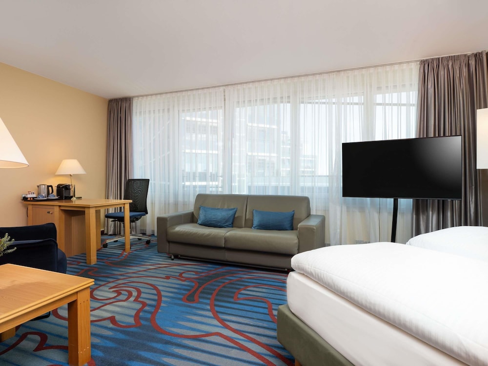 Habitación Superior con cama doble del hotel Mercure Berlin Tempelhof. Foto 12