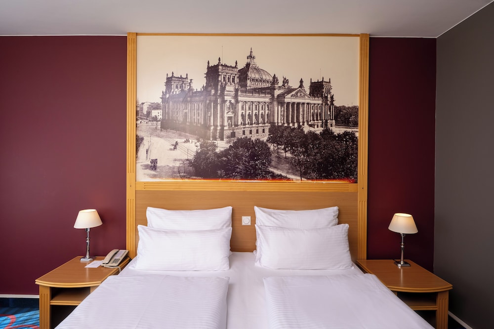 Habitación Estándar con cama doble del hotel Mercure Berlin Tempelhof. Foto 14