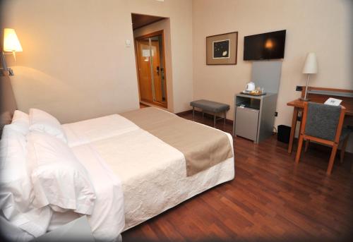 Habitación Doble Deluxe - 2 camas del hotel Sant bonifaci petrer. Foto 1