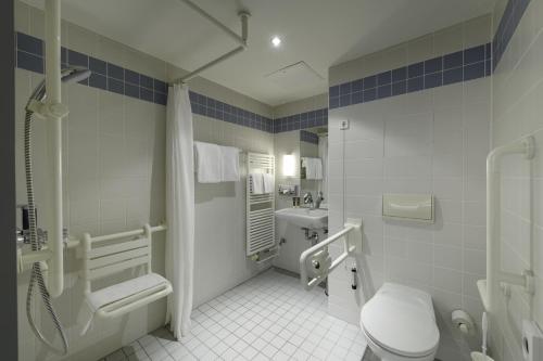 Suite Estándar con 1 cama doble y 1 sofá cama del hotel Novotel Suites Berlin City Potsdamer Platz. Foto 1