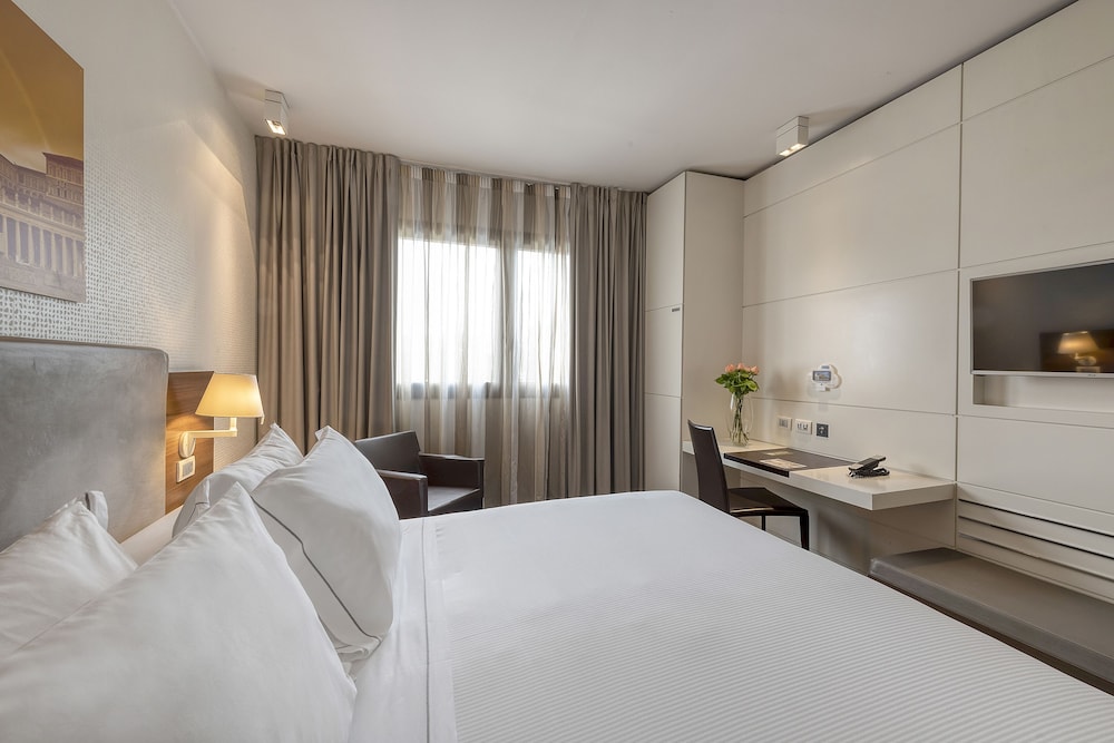 Habitación Doble del hotel H10 Roma Citta. Foto 6