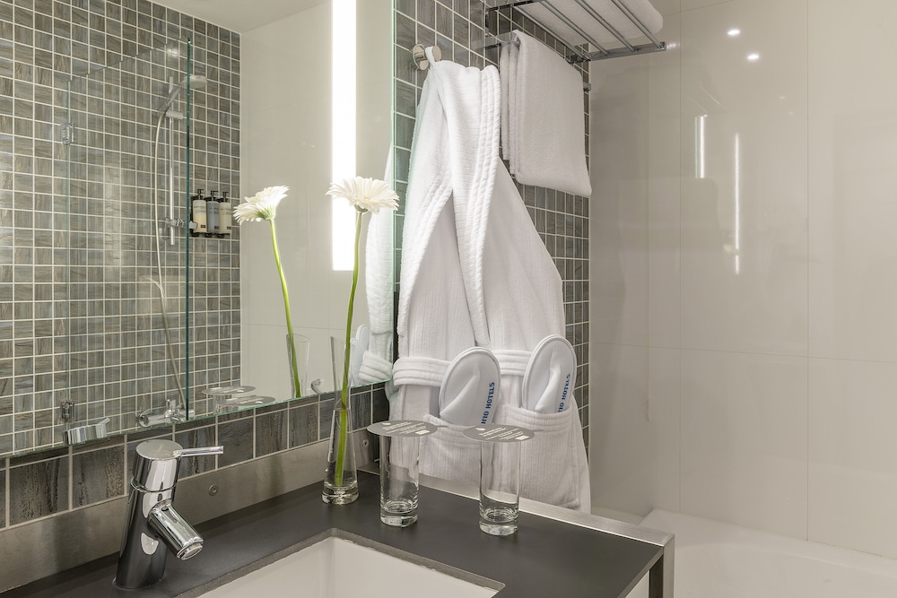 Habitación Superior del hotel H10 Roma Citta. Foto 10