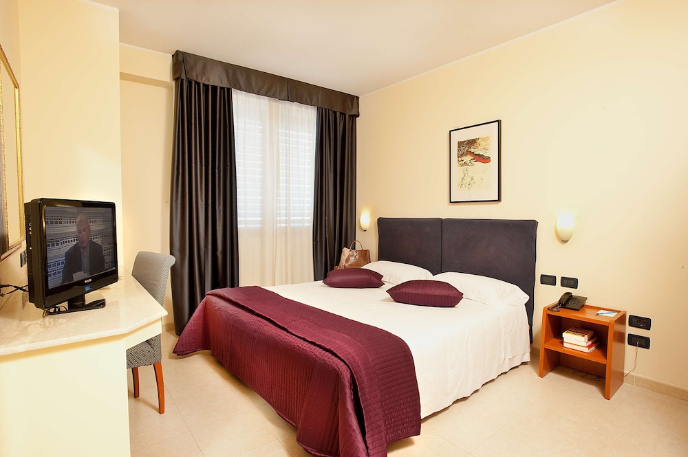 Habitación estándar, 1 cama de matrimonio grande, no fumadores del hotel BEST WESTERN BLU ROMA