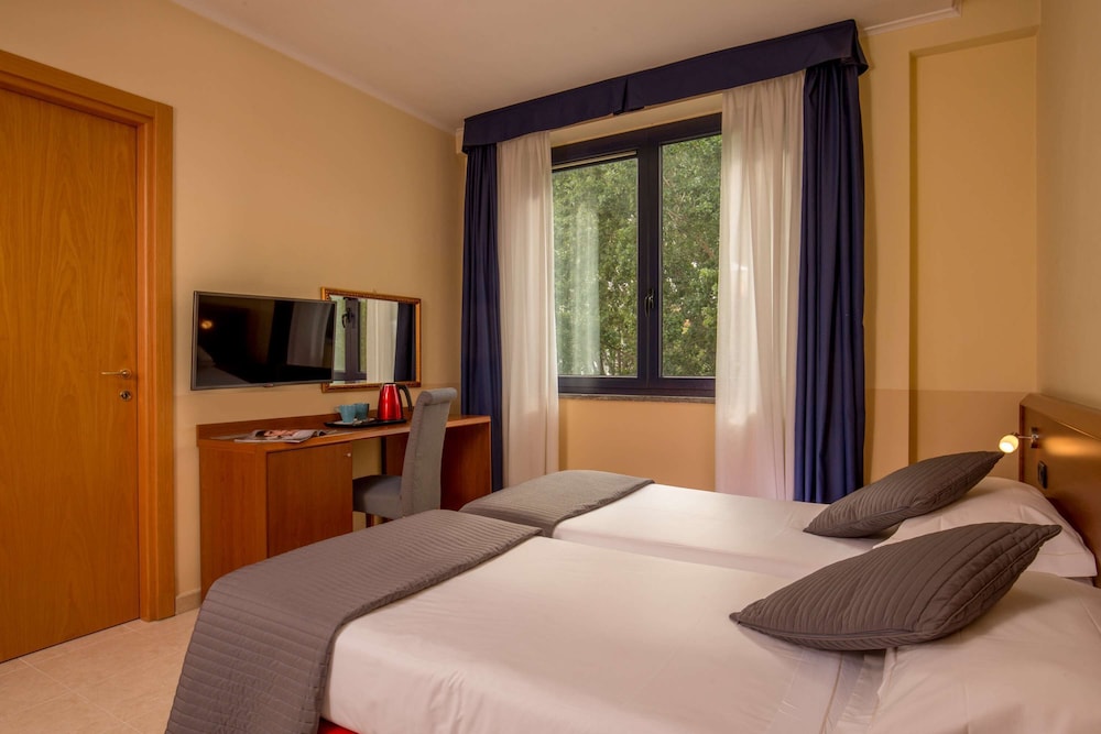 Habitación estándar, 2 camas individuales, no fumadores del hotel BEST WESTERN BLU ROMA. Foto 1