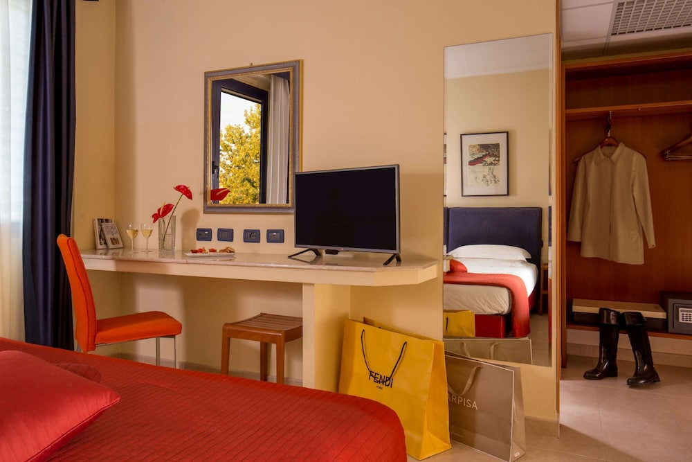 Habitación triple estándar, varias camas, no fumadores del hotel BEST WESTERN BLU ROMA. Foto 1