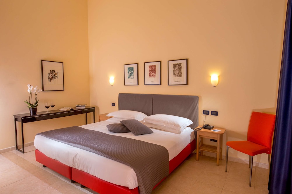 Habitación superior, 1 cama de matrimonio grande, no fumadores (Larger Room) del hotel BEST WESTERN BLU ROMA. Foto 1