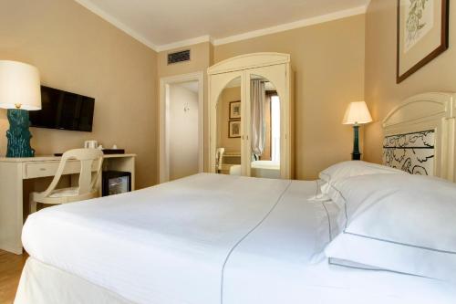 Habitación Doble Superior - 1 o 2 camas del hotel Grand Cavour. Foto 6