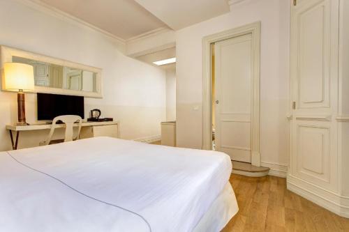 Habitación Doble Deluxe - 1 o 2 camas del hotel Grand Cavour. Foto 5