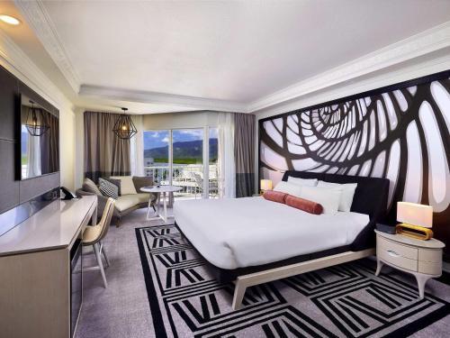 Habitación Deluxe con Vista al Puerto, Cama King del hotel Pullman Cairns International. Foto 2