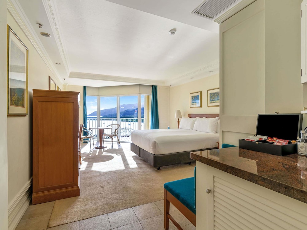 Habitación doble Vista Mar 1 Cama queen del hotel Pullman Cairns International. Foto 4