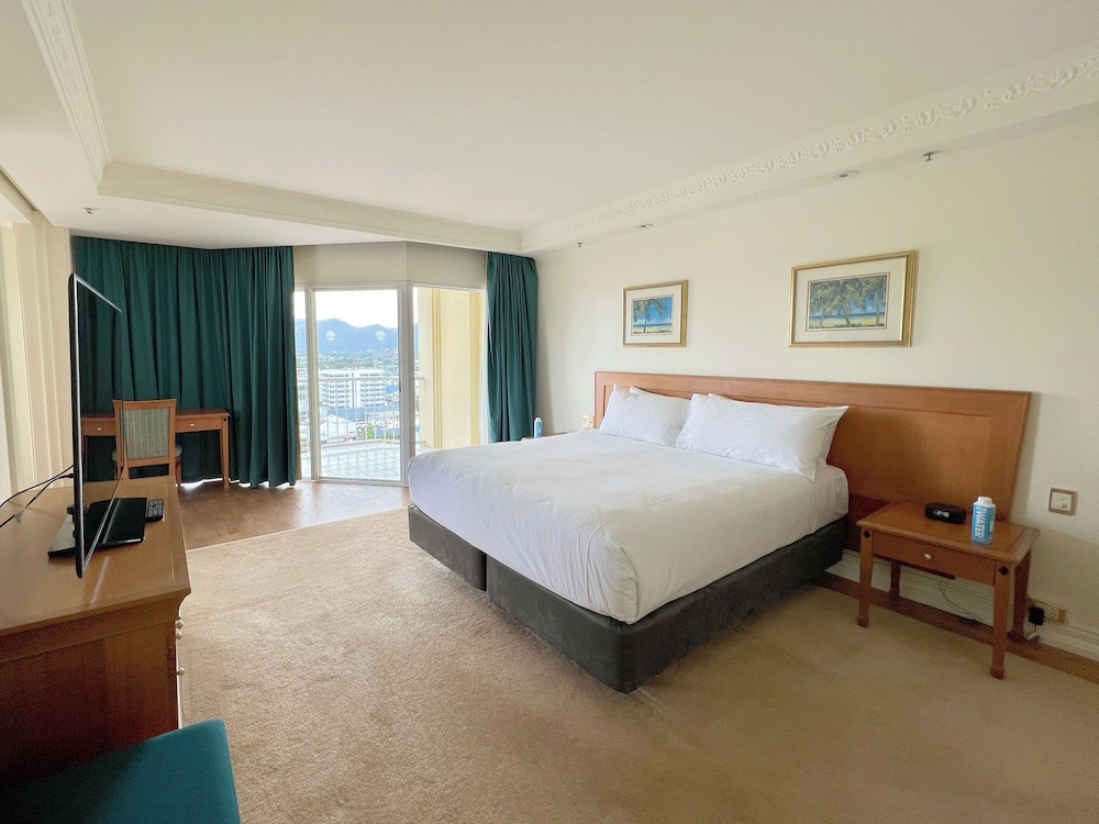 Suite Ejecutiva con Vista a la Ciudad y Montaña del hotel Pullman Cairns International. Foto 5