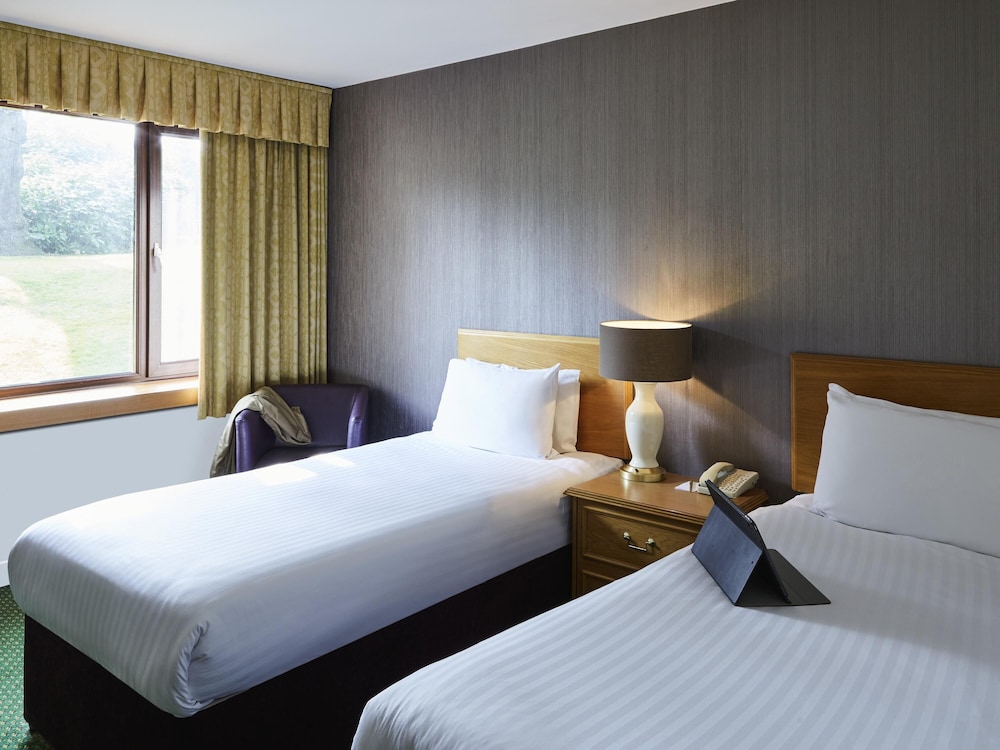 Habitación Clásica - 2 camas individuales del hotel Mercure Sheffield Kenwood Hall and Spa. Foto 1
