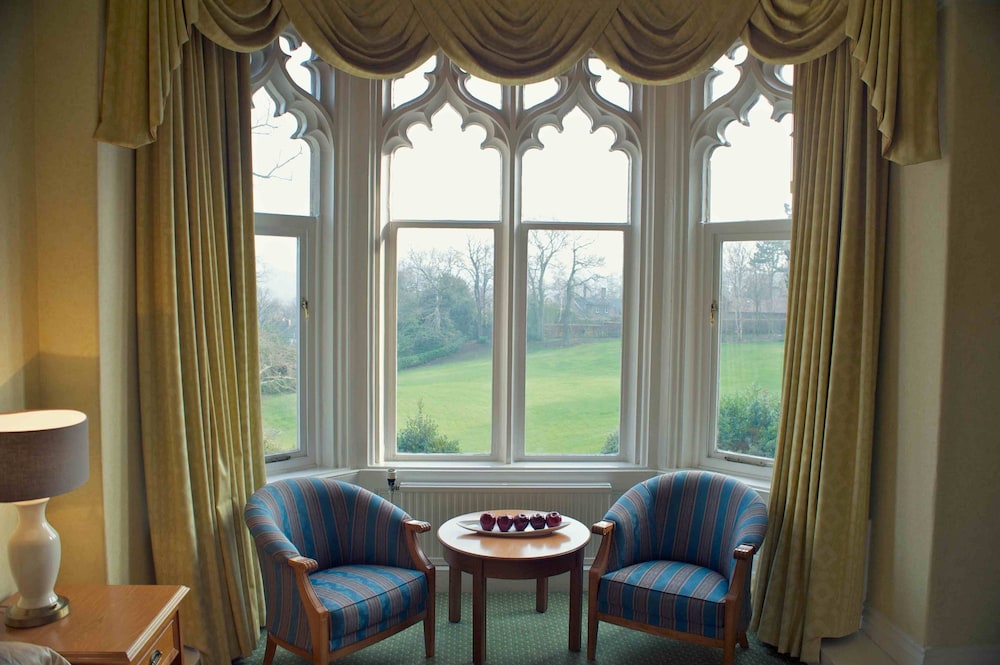 Suite Junior, patio privado o balcón - 1 cama king size del hotel Mercure Sheffield Kenwood Hall and Spa. Foto 2