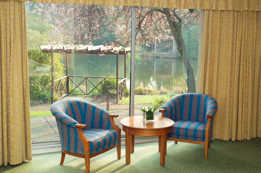 Suite Junior, patio privado o balcón - 1 cama king size del hotel Mercure Sheffield Kenwood Hall and Spa. Foto 3