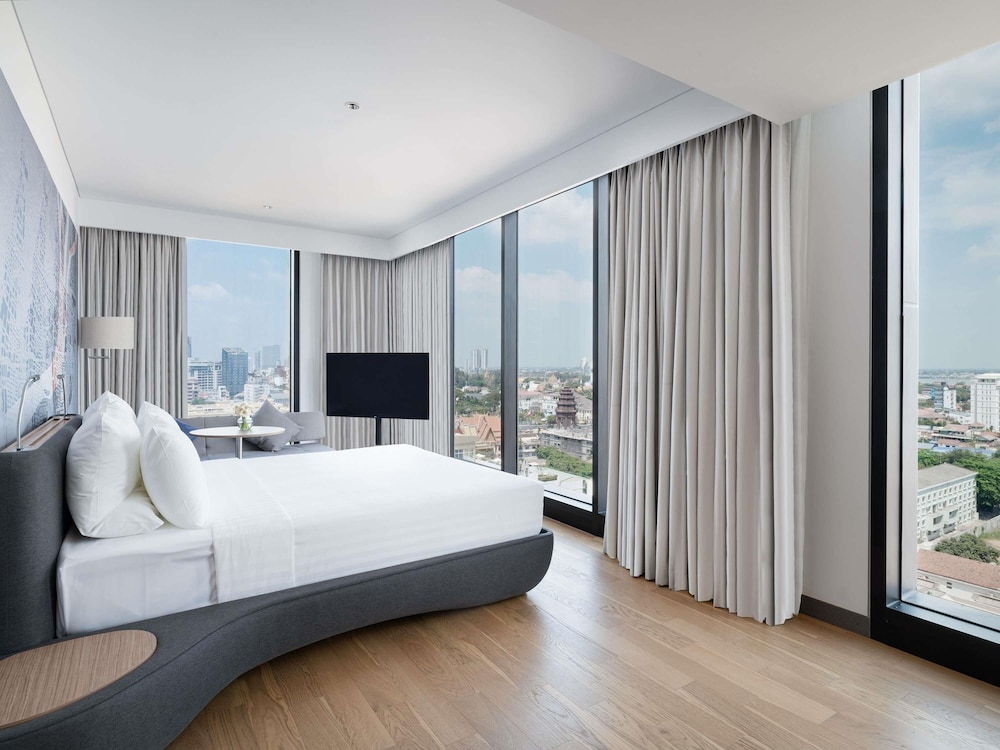 Habitación Deluxe con 1 cama king del hotel Novotel Phnom Penh BKK 1. Foto 6