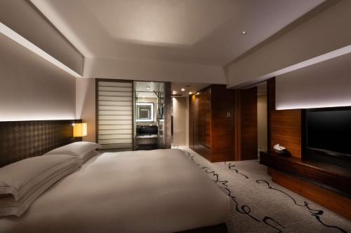 Suite Executive Tower - Cama extragrande del hotel Hilton Tokyo. Foto 3