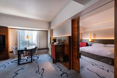 Suite Executive Tower - Cama extragrande del hotel Hilton Tokyo. Foto 4