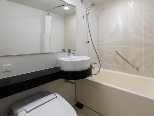 Habitación Doble Estándar del hotel Mitsui Garden Shiodome Italia-gai. Foto 4