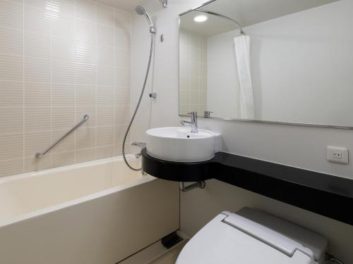 Habitación Doble Estándar - 2 camas del hotel Mitsui Garden Shiodome Italia-gai. Foto 2