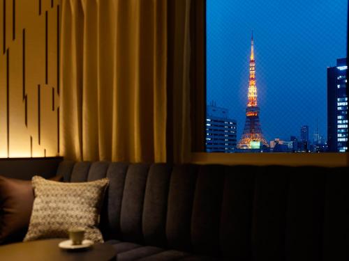 Superior Twin Room with Tokyo Tower View del hotel Mitsui Garden Shiodome Italia-gai