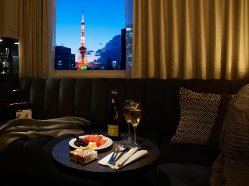 Superior Twin Room with Tokyo Tower View del hotel Mitsui Garden Shiodome Italia-gai. Foto 3