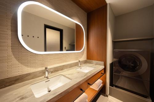 Residential Family Room with Sushi Dining Credit del hotel Namba Oriental. Foto 3