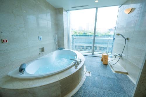Habitación Suite Jardín de lujo con zona de tatami - No fumadores del hotel The Prince Park Tower Tokyo. Foto 1