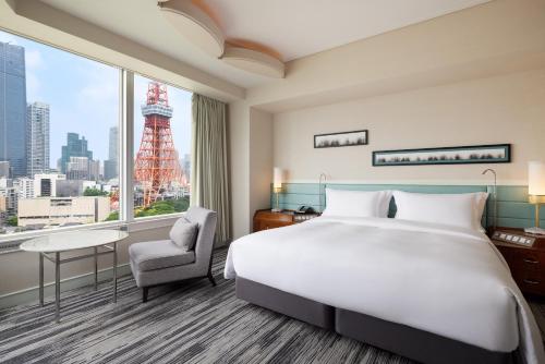 Habitación Esquinera Panorámica con vistas a la Torre de Tokio - 1 cama extragrande - No fumadores del hotel The Prince Park Tower Tokyo. Foto 2