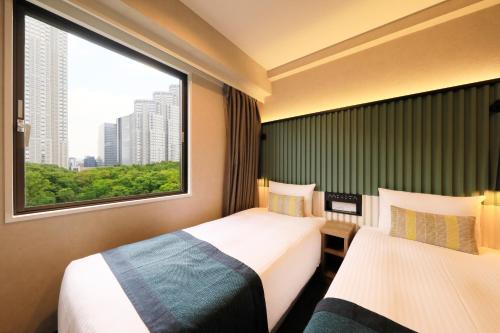 Habitación Doble Superior de 17 m² con vistas al parque - 2 camas - No fumadores del hotel The Knot Tokyo Shinjuku. Foto 7