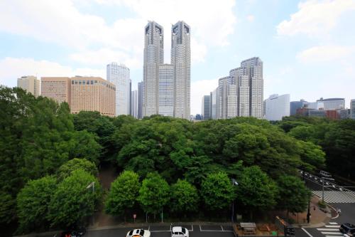 Habitación Doble Superior de 17 m² con vistas al parque - 2 camas - No fumadores del hotel The Knot Tokyo Shinjuku. Foto 8