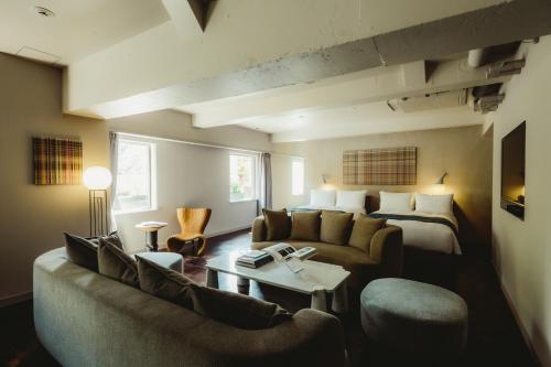 Suite con terraza de 109 m² con salida tardía a las 11:00 - No fumadores del hotel The Knot Tokyo Shinjuku. Foto 5