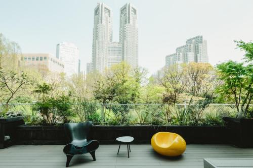 Suite con terraza de 109 m² con salida tardía a las 11:00 - No fumadores del hotel The Knot Tokyo Shinjuku. Foto 7