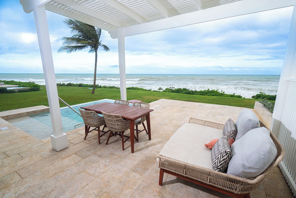Superior Suite Private Pool Oceanfront View del hotel Grand Palladium Jamaica Resort and Spa All Inclusive. Foto 5
