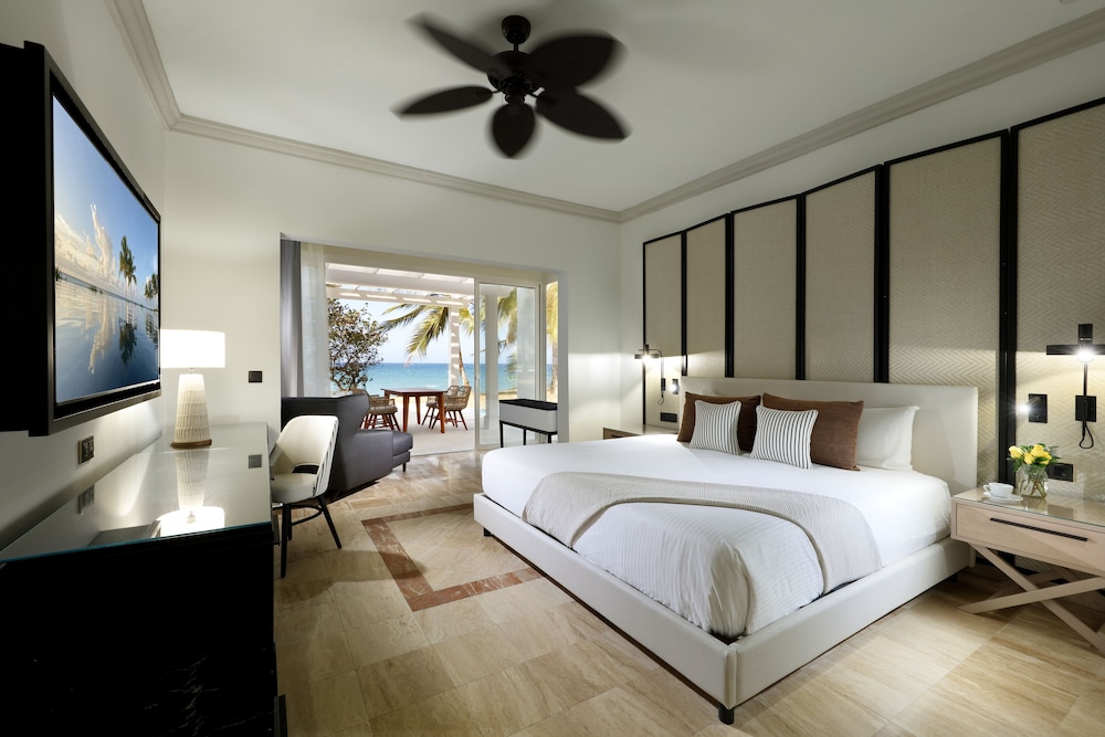 Suite junior, junto a la piscina del hotel Grand Palladium Jamaica Resort and Spa All Inclusive. Foto 2