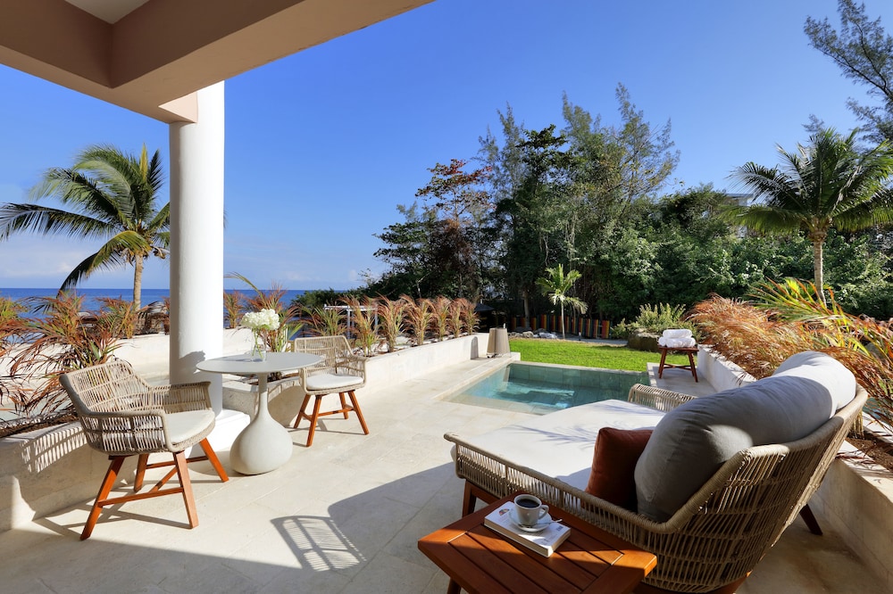 Superior Junior Suite Private Pool Beachside del hotel Grand Palladium Jamaica Resort and Spa All Inclusive