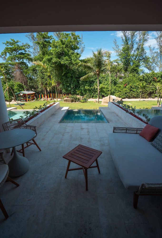 Superior Junior Suite Private Pool Beachside del hotel Grand Palladium Jamaica Resort and Spa All Inclusive. Foto 6