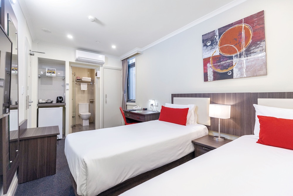 Habitación Estándar 2 Camas Individuales del hotel Ibis Styles Kingsgate. Foto 1