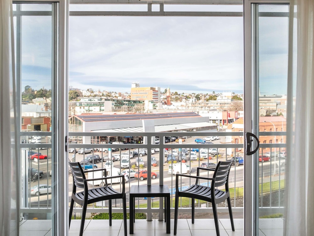 2 Dormitorios con Vistas a la Ciudad del hotel Peppers Seaport. Foto 11