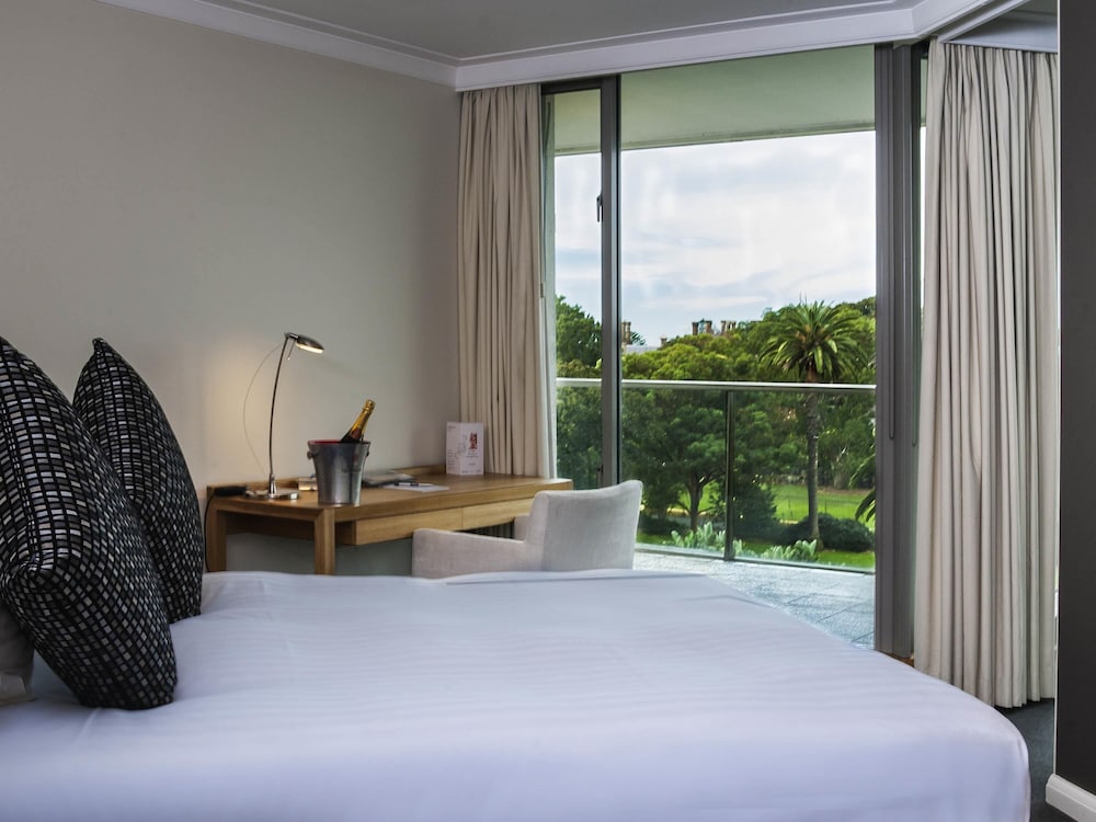 Apartamento Deluxe de dos habitaciones con camas King y vistas al jardín del hotel Pullman Quay Grand Sydney Harbour. Foto 7