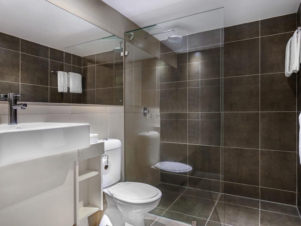 Apartamento de 1 dormitorio con vistas a la ciudad del hotel Mantra Pandanas. Foto 5
