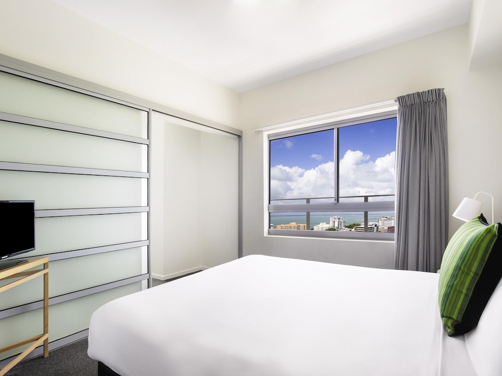 Apartamento de 1 Dormitorio con Vistas al Agua del hotel Mantra Pandanas