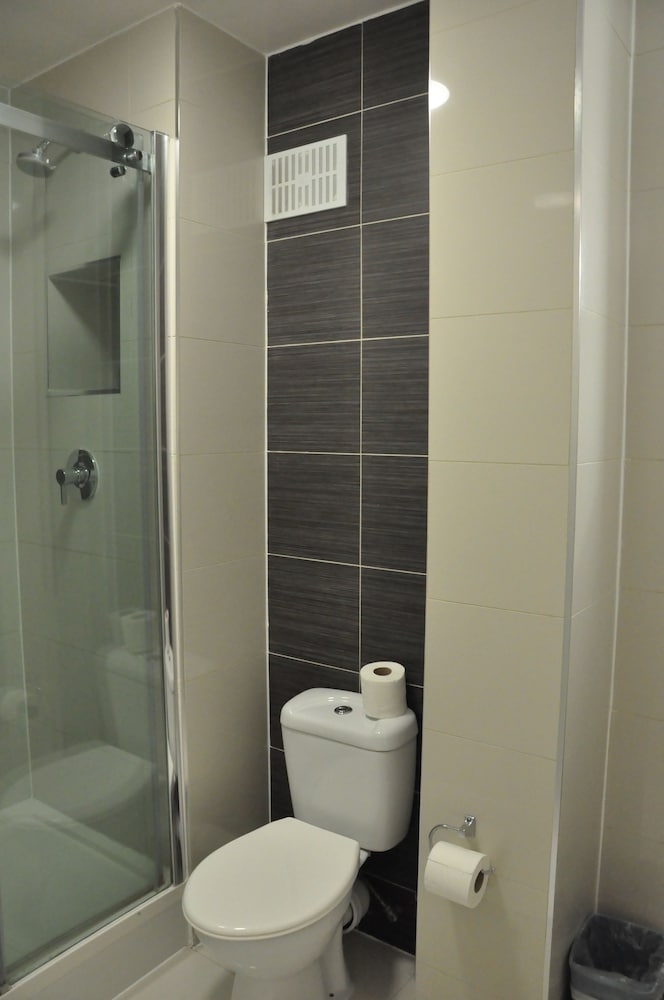 Habitación estándar doble del hotel Ascot Hyde Park. Foto 17